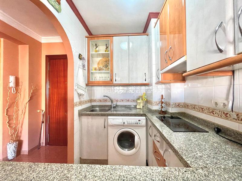 Foto 29c55ed4-aa0e-43ca-af9d-333d2f7d8e08. Apartamento en calle el clavel 10 en Centro Torre del Mar