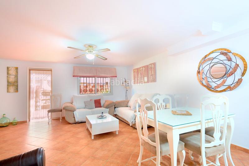 Foto c0d91d48-a6fc-4f1e-ba4e-ecd1f3c2ecf9. Casa pareada en calle moriles 42 en Viña Málaga Torre del Mar