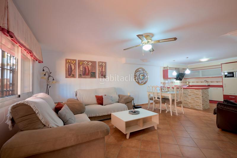 Foto cad9be68-45d0-4404-8e6d-23cb431a4460. Casa pareada en calle moriles 42 en Viña Málaga Torre del Mar
