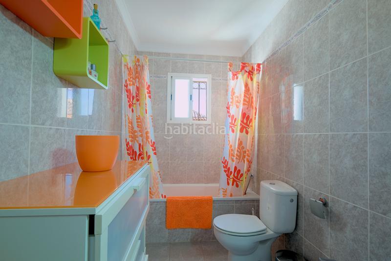 Foto ed362d1b-a804-435b-82fb-115613d5ddb5. Casa pareada en calle moriles 42 en Viña Málaga Torre del Mar