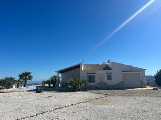 Rent Country house in Calle almendrillo 7