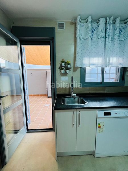 Foto 1754a3b5-3127-461d-84d9-31fb4f9be2db. Casa adossada a calle balcones del romeral 131 a Vélez - Málaga
