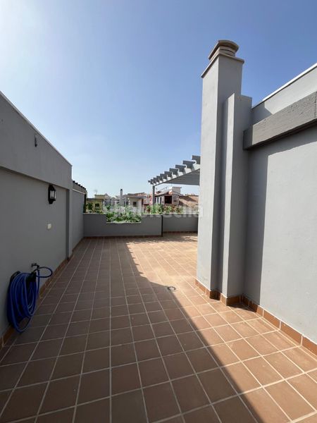 Foto bf415a1b-3990-4e2b-bed5-c23c29752298. Casa adossada a calle balcones del romeral 131 a Vélez - Málaga