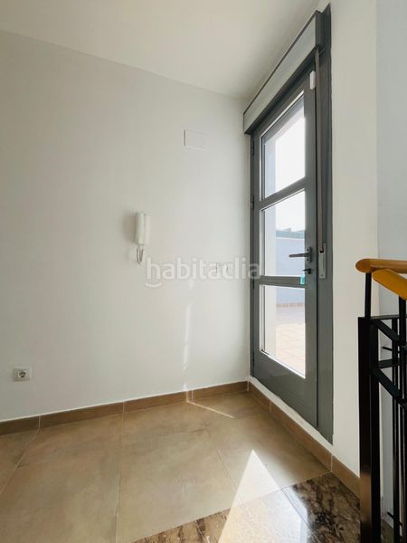 Foto d28416e5-b9cc-4e5b-84df-f75a0e336b47. Casa adossada a calle balcones del romeral 131 a Vélez - Málaga