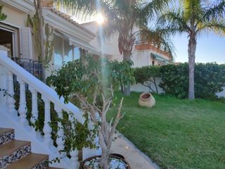 Chalet in Calle Poniente 74