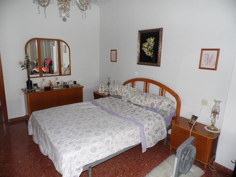 Foto 0beaf2f0-553a-49a0-b1f2-e8cdf3083045. Piso apartamento en el Centro con 4 dormitorios en Nerja