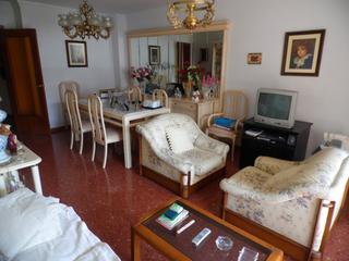 Appartement à Centro. Apartamento en el centro de nerja con 4 dormitorios