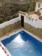 Country house in Cútar. Casa de pueblo en cutar con piscina