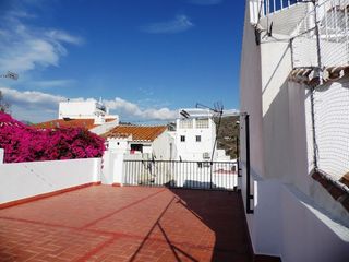 Casale in Torrox Pueblo. Casa de pueblo en torrox con gran terraza azotea y vistas al mar
