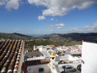 Masia a Cómpeta. Casa de pueblo con terraza y buenas vistas en competa