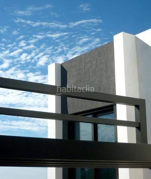 Foto b9bcec22-e27e-4299-8ae8-4054f2639d1f. Casa pareada viviendas unifamiliares en baviera golf. en Caleta de Velez