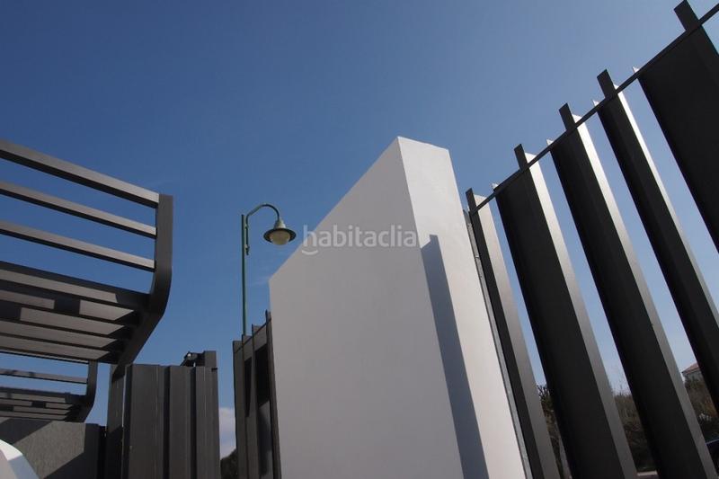 Foto dd0ce758-9d4c-43ae-a573-6cfb32725d03. Casa pareada viviendas unifamiliares en baviera golf. en Caleta de Velez