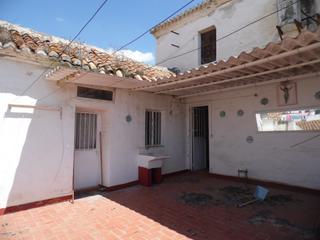 Masia a Norte - Barrio del Pilar - El Reñidero. Amplia casa para reformar cerca del centro de vélez málaga