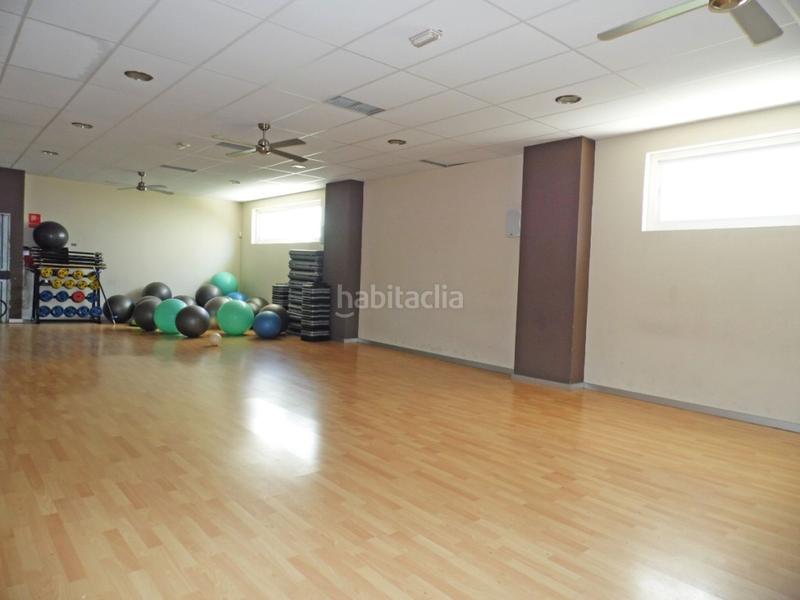 Foto f4e52293-4fc8-486c-89e2-44d010014911. Local comercial a Caleta de Velez