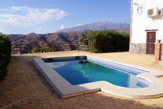 Bauernhof en Sayalonga. Magnfica villa de campo  de 2 plantas ms casa de invitados , i