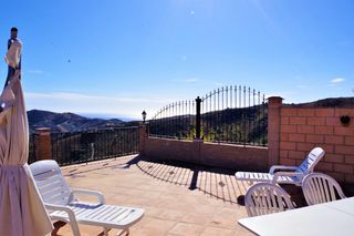 Mas à Macharaviaya. Casa de campo en iznate con vistas  al valle y al mar