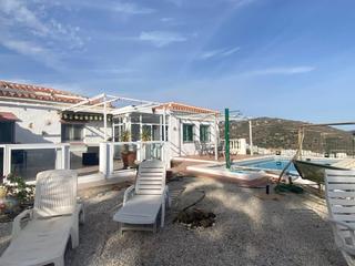 Mas à Torrox Pueblo. Casa de campo con 2 apartamentos independientes y vistas al mar