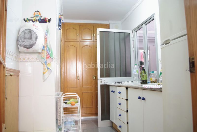 Foto c2c63b46-87a9-4341-9f41-f9e0fe593eef. Masía casa con 3 viviendas independientes en Centro Torre del Mar