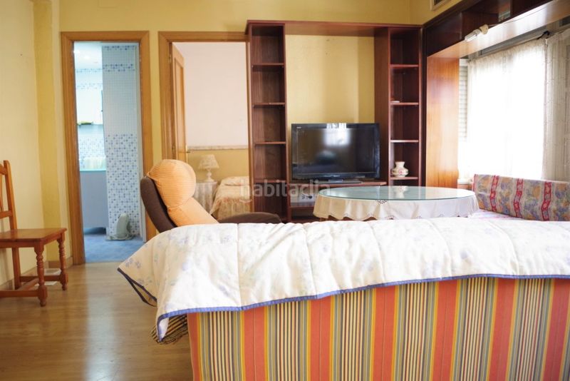Foto e83978b9-f541-472d-991a-a3439597b9d0. Masía casa con 3 viviendas independientes en Centro Torre del Mar