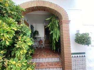 Country house in Canillas de Albaida. Casa  en canillas de albaida con apartamento independiente.