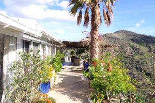 Masia a Arenas. Idílica casa de campo, con piscina, jardín, vistas a la montaña