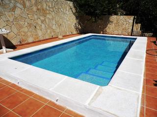 Masia a Canillas de Aceituno. Amplia casa de campo y con buen acceso en canillas de aceituno