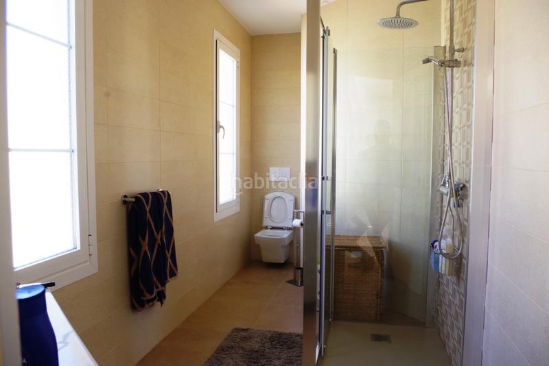 Foto 231722bd-e93c-4791-927f-298a279e0c6d. Chalet villa en caleta de vélez con un apartamento con entrada independiente. en Caleta de Velez