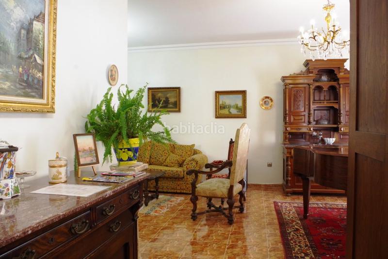 Foto 289b4b6e-48e4-403b-b77d-35c4d74fe046. Chalet villa en caleta de vélez con un apartamento con entrada independiente. en Caleta de Velez