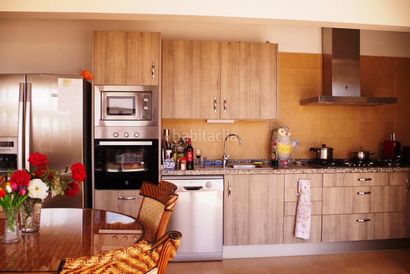Foto feaf36f3-2e2b-42d5-84e8-9e183e9a8b31. Chalet villa en caleta de vélez con un apartamento con entrada independiente. en Caleta de Velez