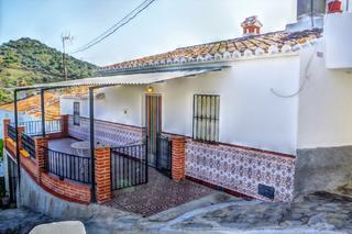 Bauernhof en Canillas de Aceituno. Casa de pueblo adosada en la zona de canillas de aceituno.