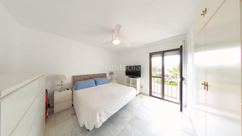 Foto c18beccd-cb5d-4b88-b885-39c0536ad7cc. Casa aparellada amb piscina a Caleta de Velez
