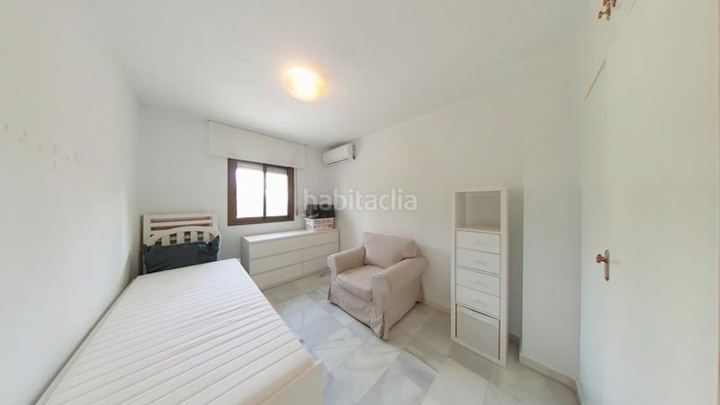 Foto ed8bcb90-50ec-4561-8d59-3e97776d996d. Casa aparellada amb piscina a Caleta de Velez