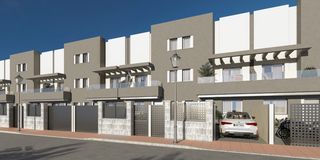 Casa bifamiliare in Urbanización Santa Rosa. Adosados nueva construcción en torrox.