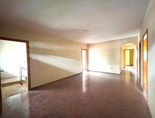 Xalet a Algarrobo Pueblo. Oportunidad de inversión en algarrobo village  propiedad versáti