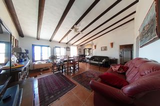 Mas à Lagos. Propiedad en el campo con vistas panorámicas al mar.