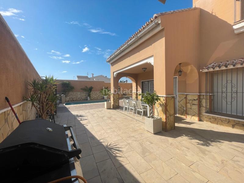 Foto 68ec7dde-c3bb-4037-9697-25304d5f16d7. Chalet mit parking in El Limonar Vélez - Málaga