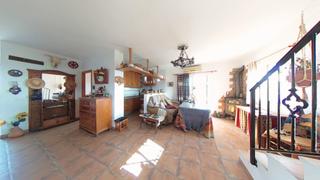 Masia a Torrox Pueblo. Casa de campo con apartamento de invitados y vistas panorámicas