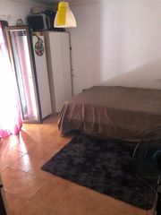 Masia a Sayalonga. Amplia casa del pueblo, reformado en tres viviendas independient