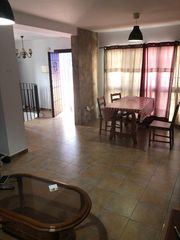 Masia a Sayalonga. Casa del pueblo, reformado en tres viviendas independientes en s