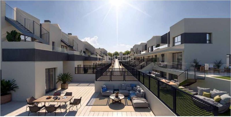 Foto b2ae6672-1239-44fe-a203-d3c79a5b559c. Casa aparellada amb aparcament piscina a Capistrano Nerja