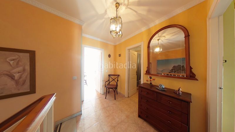 Foto ab3d3751-f0ab-4e85-8fb7-0bbbef904f98. Casa aparellada amb aparcament a Capistrano Nerja