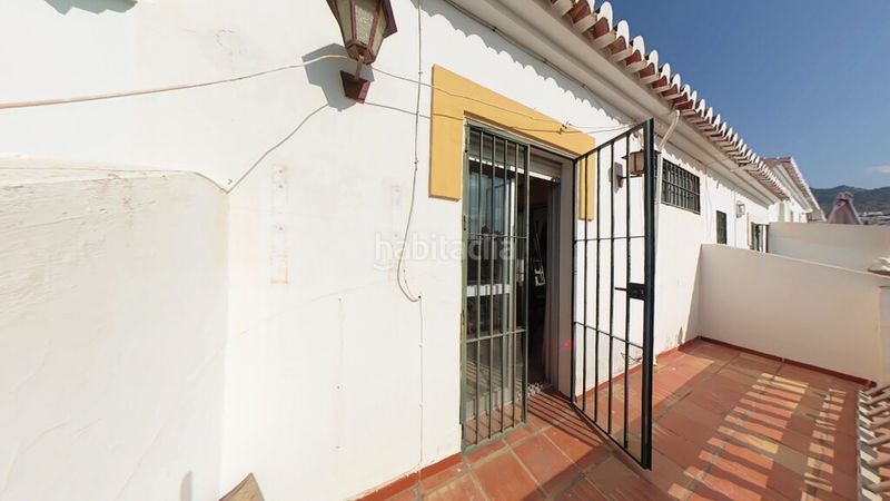 Foto c36a2b1c-6375-4a88-9004-206e45a2acda. Casa aparellada amb aparcament a Capistrano Nerja