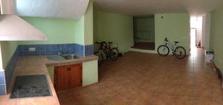 Appartement à Almáchar. Piso en planta baja con gran patio y salida a dos calles en almá