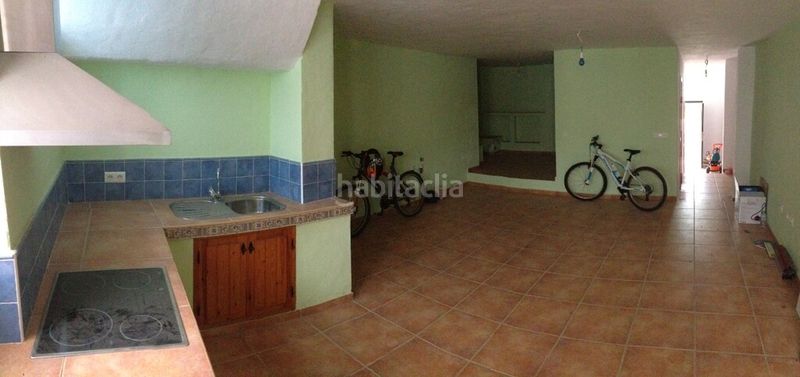 Foto 5eae1e57-ee20-4299-be99-19b8bcff6957. Pis a Almáchar