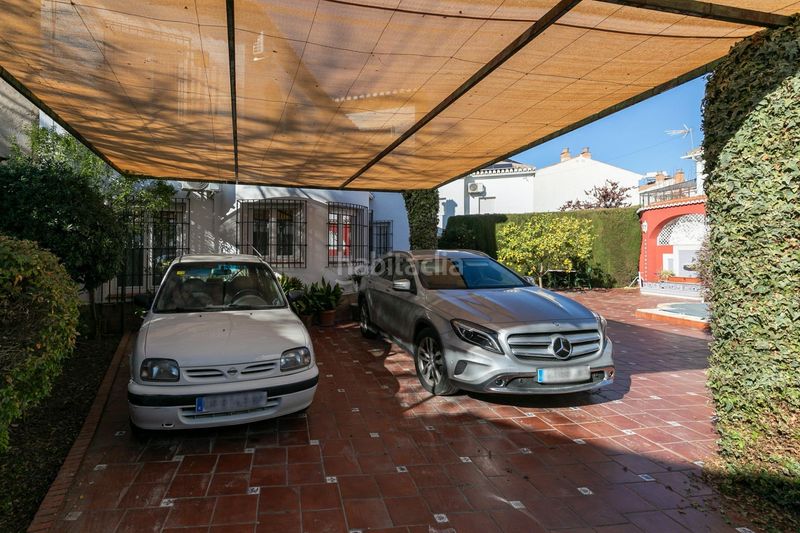 Foto a1575a2d-20c3-4e08-a70c-ed4437c5aebf. Chalet  independiente con jardín y piscina vistas a sierra nevada en Granada
