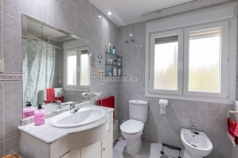 Foto 55f63255-e78f-4cc8-996c-cd9a15a5411b. Casa adosada magnifica unifamiliar adosada de 4 plantas en loma linda con piscina comunitaria en Ogíjares