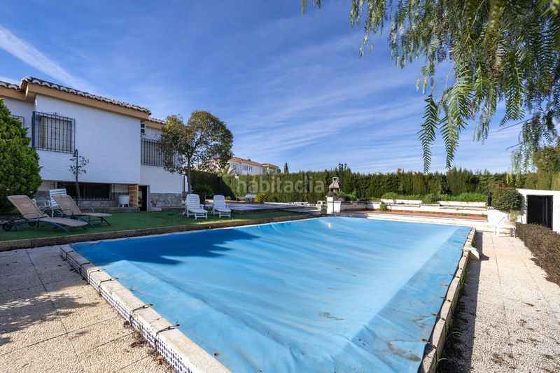 Foto 7d5d1336-b29b-4235-be15-c1aace51ddd7. Chalet estupendo chalet en urbanización los alixares de otura en Villa de Otura