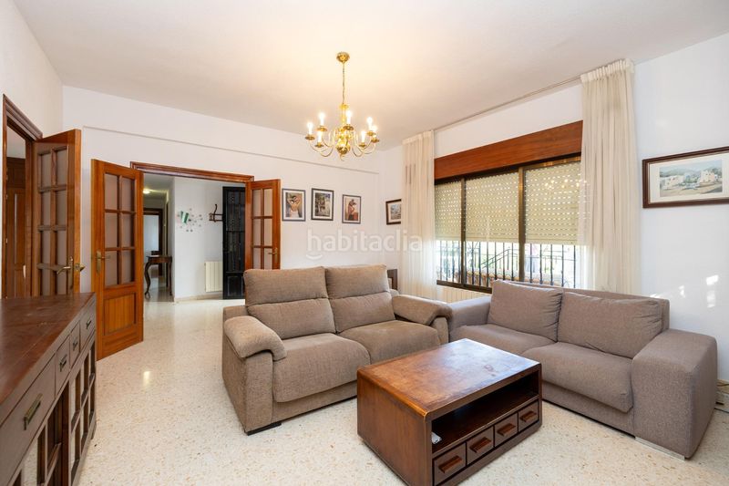 Foto 822b41a7-fb23-49c8-99bd-c689e93cbc40. Chalet estupendo chalet en urbanización los alixares de otura en Villa de Otura