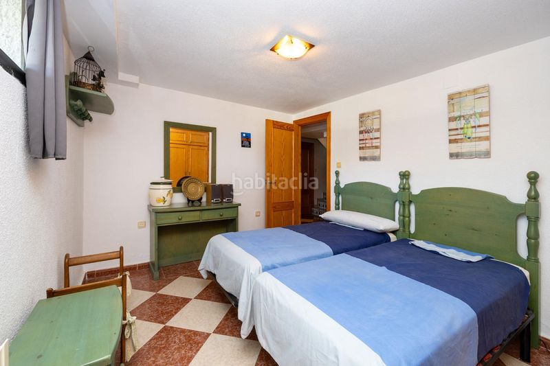 Foto d3dddfc4-42e3-43ef-8dbd-def9d8636bbb. Chalet estupendo chalet en urbanización los alixares de otura en Villa de Otura
