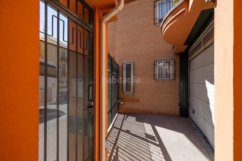 Foto 0df32f37-5b94-4889-9730-4e50e37aa095. Casa adosada en avenida de murcia 15 espectacular casa unifamiliar en recinto cerrado capital en Granada